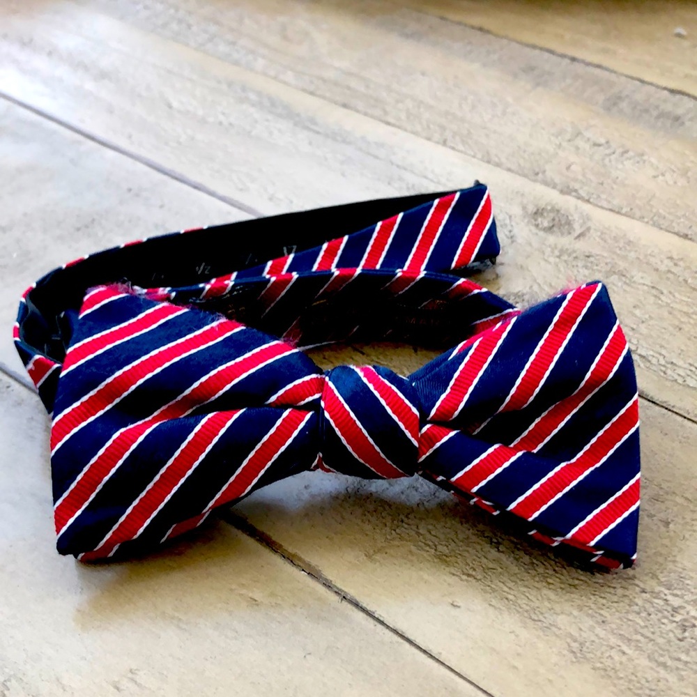 Countess Mara Pre-tied Bow Tie